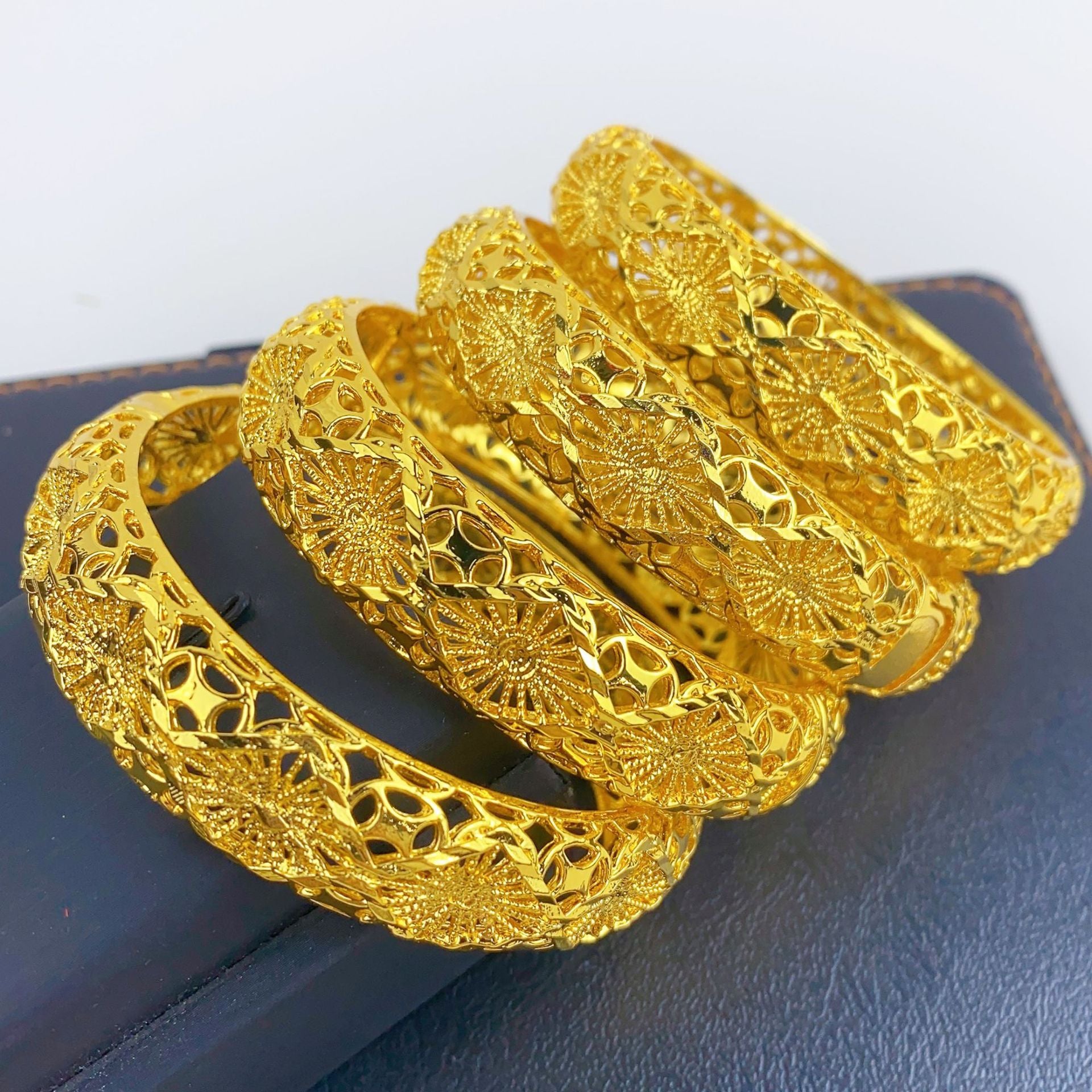 Renevo 24K Gold Middle East Dubai Three-Dimensional Carved Buckle Bracelet Not Easy to Fade Women's Vietnam Placer Gold Bracelet