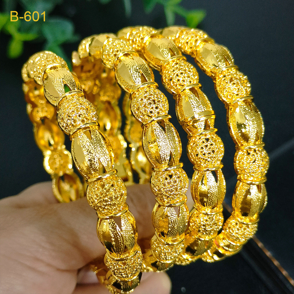 Renevo Middle East India Jewelry Copper Alloy Bracelet Nigeria Bracelet Women's Bracelet Alluvial Gold Bracelet in Stock