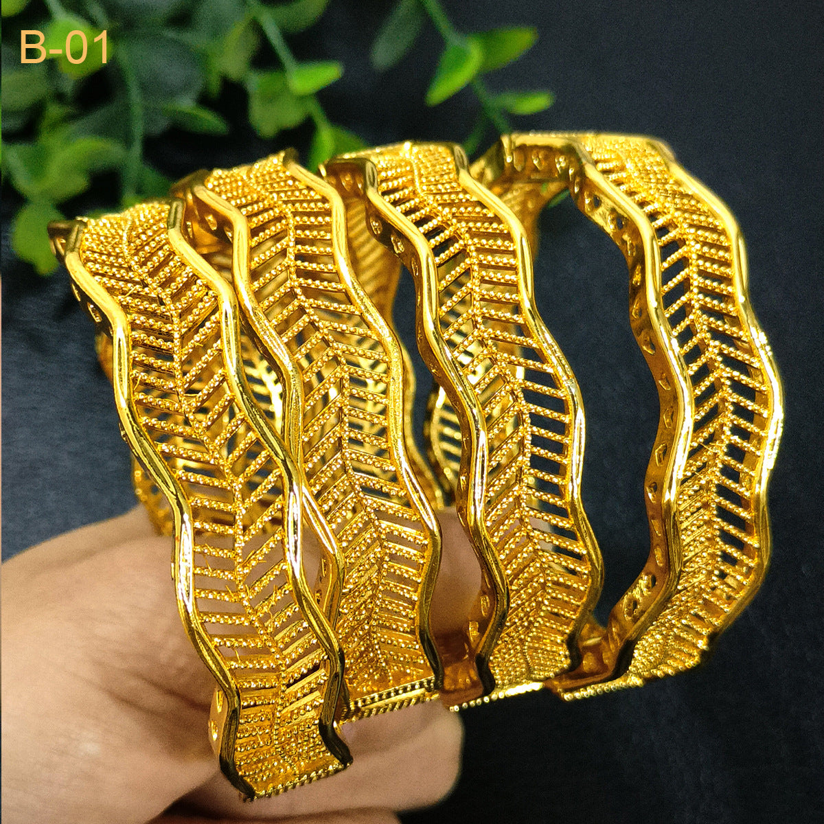 Renevo Middle East India Jewelry Copper Alloy Bracelet Nigeria Bracelet Women's Bracelet Alluvial Gold Bracelet in Stock