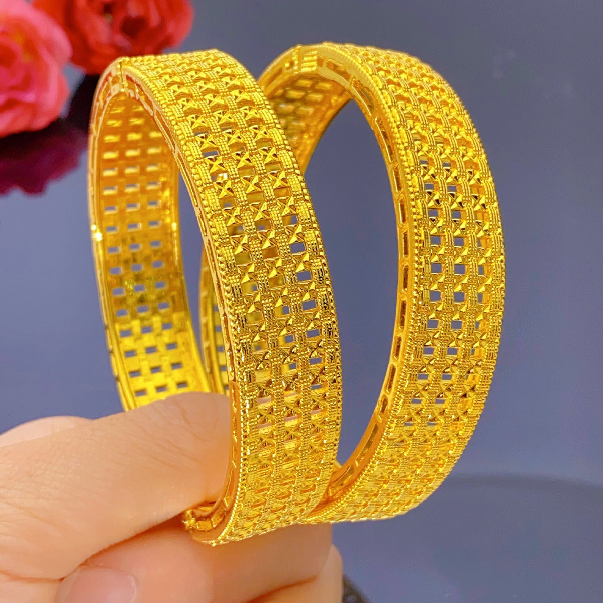 Renevo Dubai Bride 24K Hollow Alloy Open-Ended Bracelet Vietnam Placer Gold Women's Wedding Bracelet in Stock