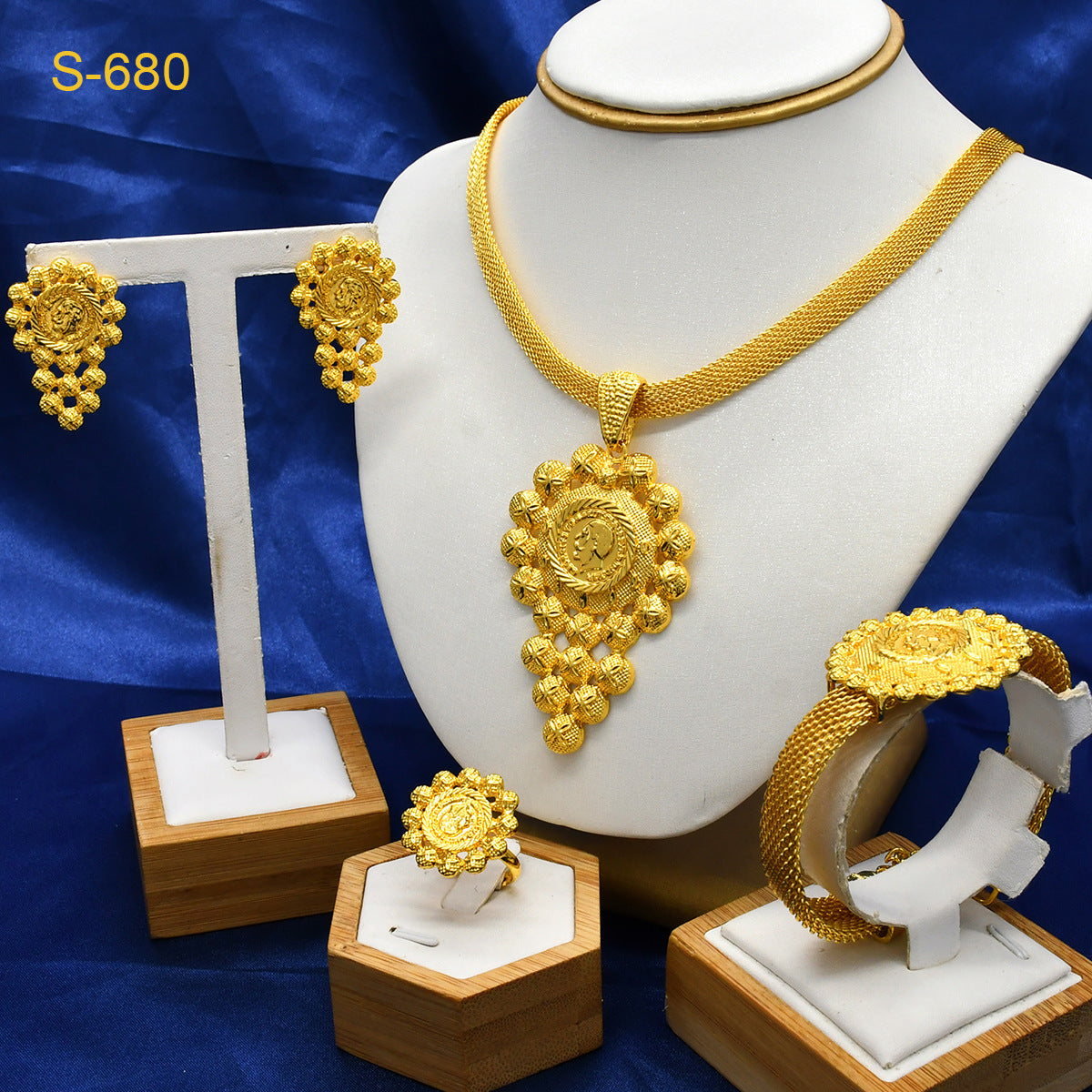 Renevo Hot Sale Fashion Ornament Nigeria Banquet Necklace Earring Bracelet Four-Piece Ring Set in Stock Lot